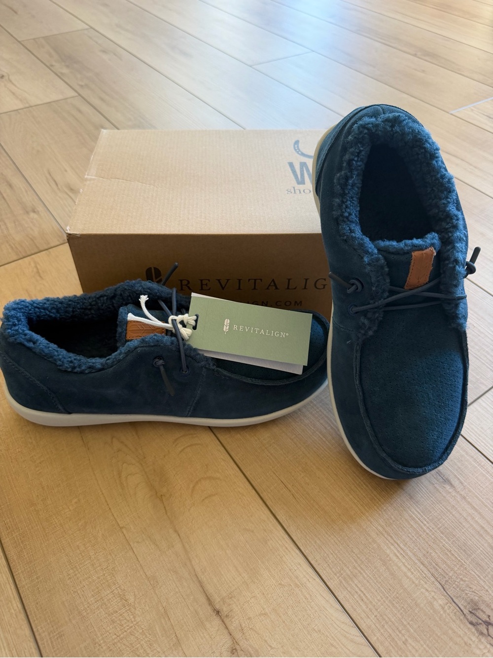 Revitalign Siesta Wallaby Slippers NWT Size 12 Women